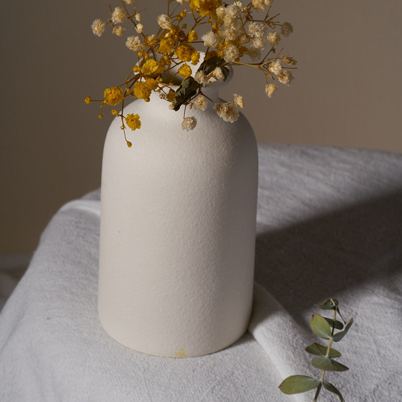 Simple Ceramic Dining Table Vase